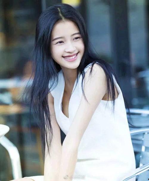 娱乐吃瓜李沁是谁啊,揭秘“娱乐吃瓜”主角李沁的星途历程